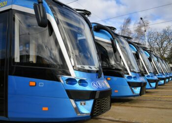 Pasażer zapłaci za opóźnienia. Wrocław nie zmienia zasad w komunikacji miejskiej