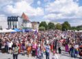 Tęczowy marsz przez centrum Wrocławia. Ideologiczna manifestacja sparaliżowała miasto