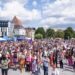 Tęczowy marsz przez centrum Wrocławia. Ideologiczna manifestacja sparaliżowała miasto