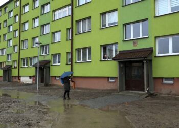 Dwa lata po powodzi mieszkańcy Stronia Śląskiego nadal żyją w ruinach