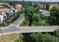 Dwa lata po powodzi Bystrzyca wciąż zarośnięta. Mieszkańcy pytają, dlaczego trzeba było czekać tak długo
