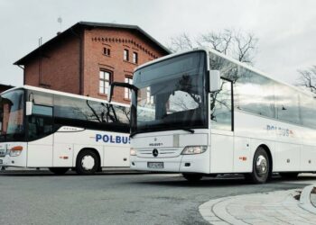 Koniec autobusów Wrocław–Świdnica. Komercyjna linia nie wytrzymała zderzenia z rzeczywistością