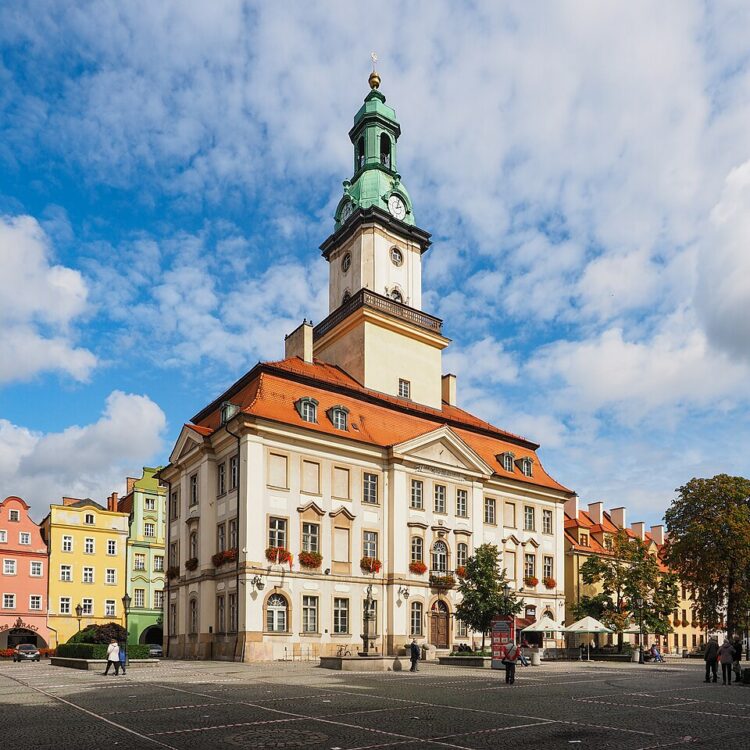 Ratusz w Jeleniej Górze, fot. Autorstwa SuperGlob - Praca własna, CC BY 3.0