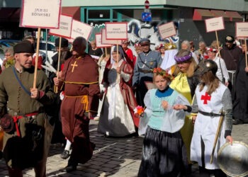 Historia wyszła na ulice Wrocławia. IV Orszak Dziejów przeszedł przez centrum miasta