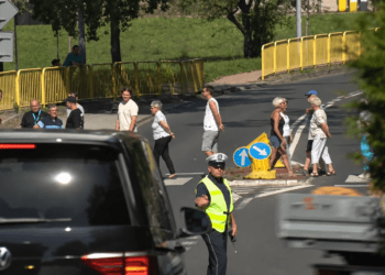 Mieszkańcy Zatonia zablokowali drogę. „Jest niebezpiecznie, boimy się o dzieci”