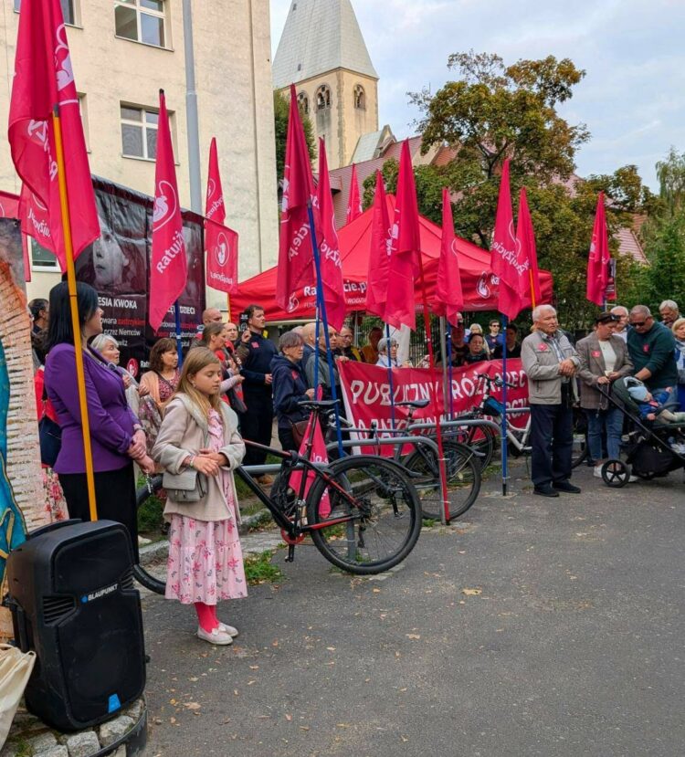 Protest pod szpitalem na Brochowie, fot. Fundacja Życie i Rodzina