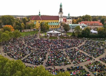 Tysiące wiernych pielgrzymowały do Trzebnicy. Dolny Śląsk oddał hołd swojej patronce