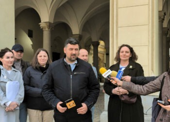 Wrocławianie chcą cofnięcia podwyżki opłat za śmieci. PiS, Razem i społecznicy wspólnie przeciw decyzji władz miasta