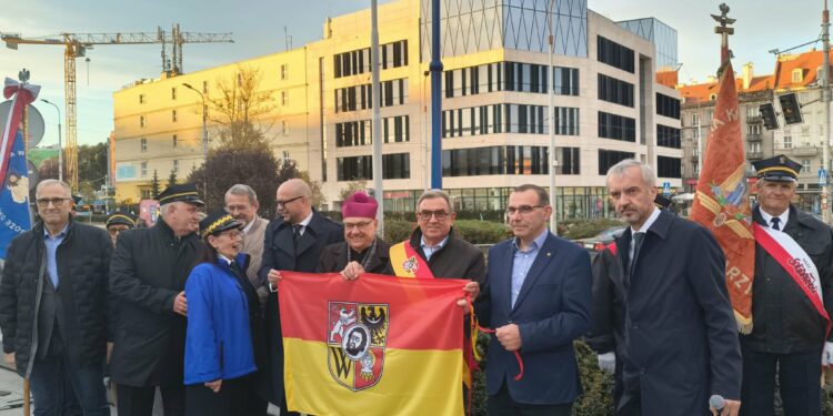 Wrocław ma skwer imienia „Orzecha”. Uroczyście upamiętniono legendarnego kapelana „Solidarności”